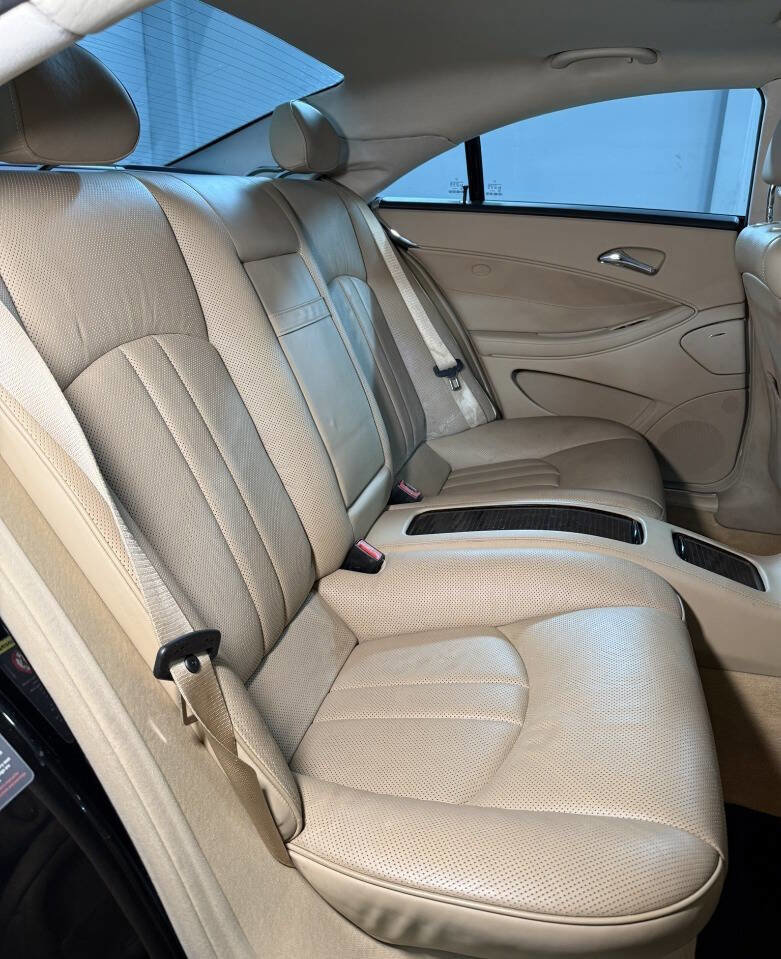 Used 2006 Mercedes-Benz CLS 500 image 22