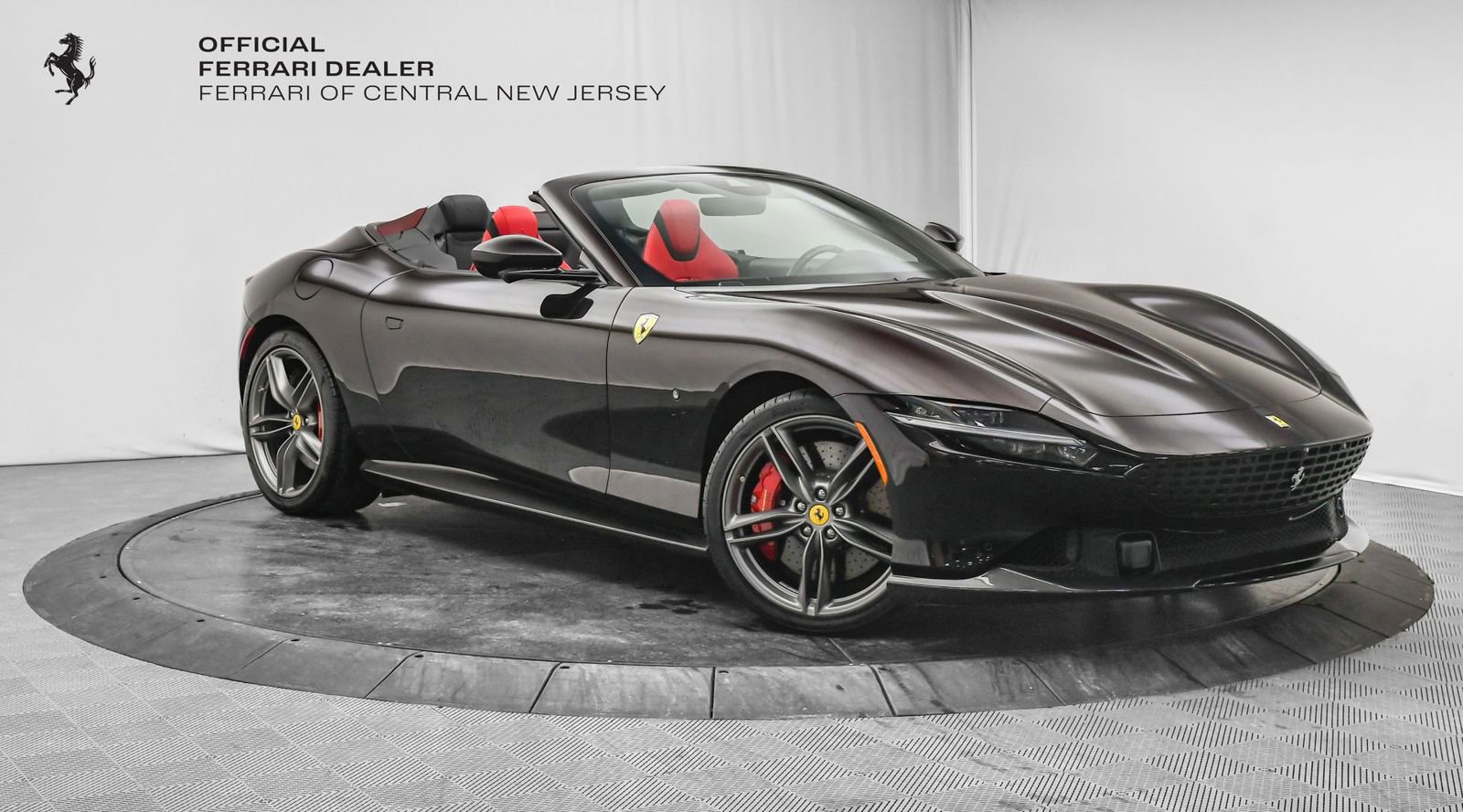 Used 2024 Ferrari Roma Spider image 1