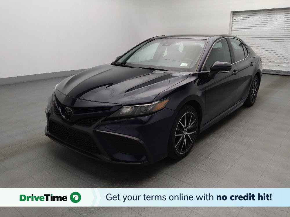Used 2022 Toyota Camry SE FWD image 1