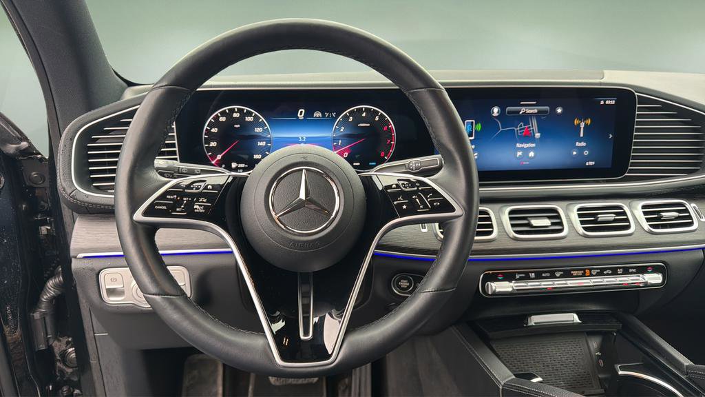 Used 2025 Mercedes-Benz GLS 450 4MATIC image 30