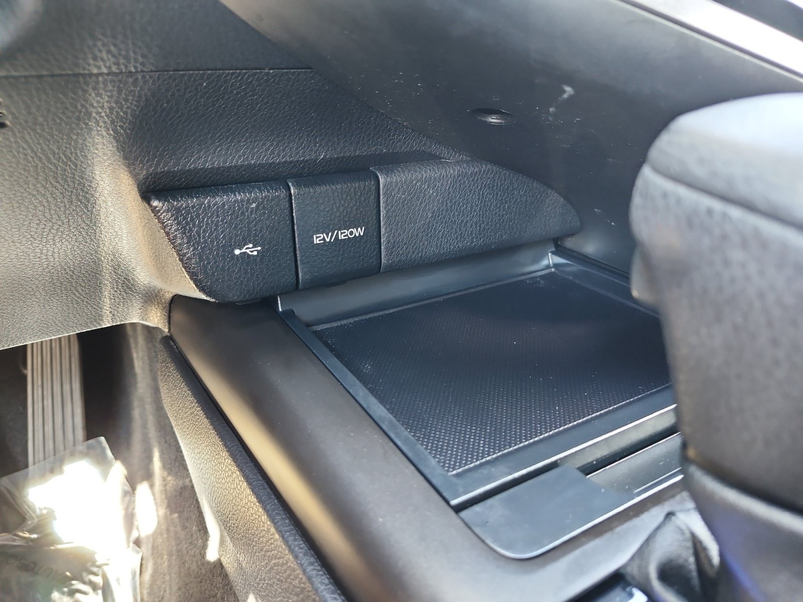 Used 2021 Toyota Camry LE FWD image 18