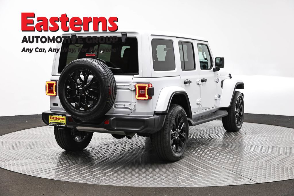 Used 2025 Jeep Wrangler Unlimited Sahara image 5