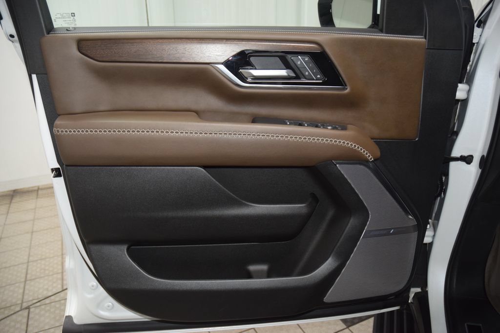 Used 2025 GMC Yukon XL Denali Ultimate w/ LPO, Floor Liner Package AWD/4WD image 50