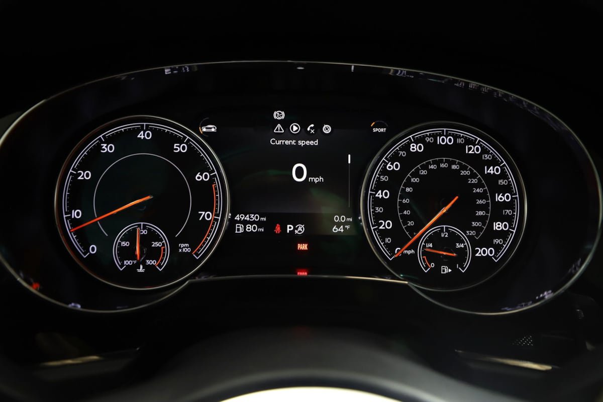 Used 2018 Bentley Bentayga AWD/4WD image 26
