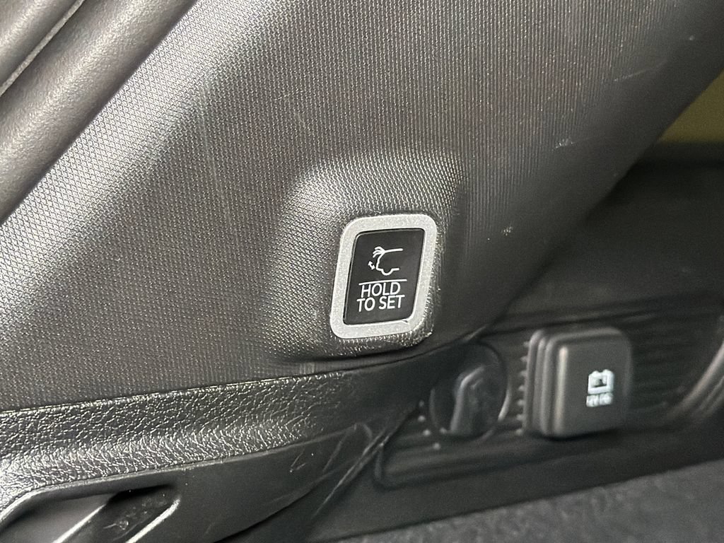 Used 2022 Jeep Grand Cherokee Summit AWD/4WD image 7