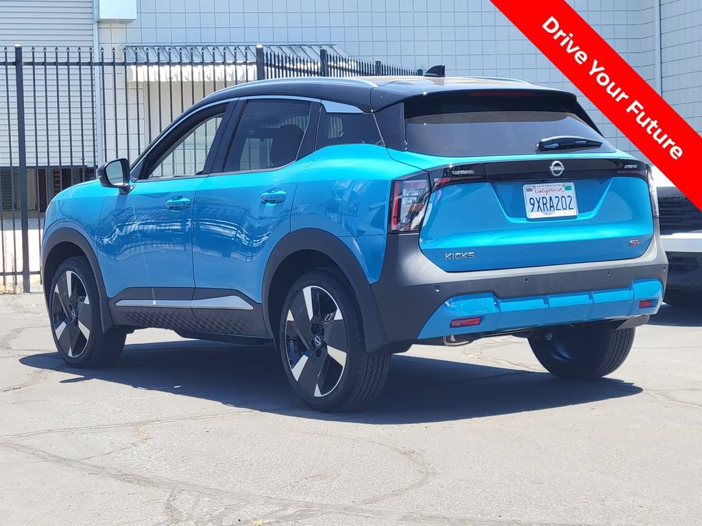 Certified 2025 Nissan Kicks SR FWD image 3