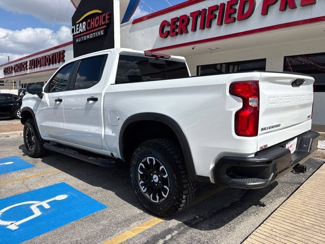 Used 2025 Chevrolet Silverado 1500 ZR2 w/ Technology Package AWD/4WD image 3