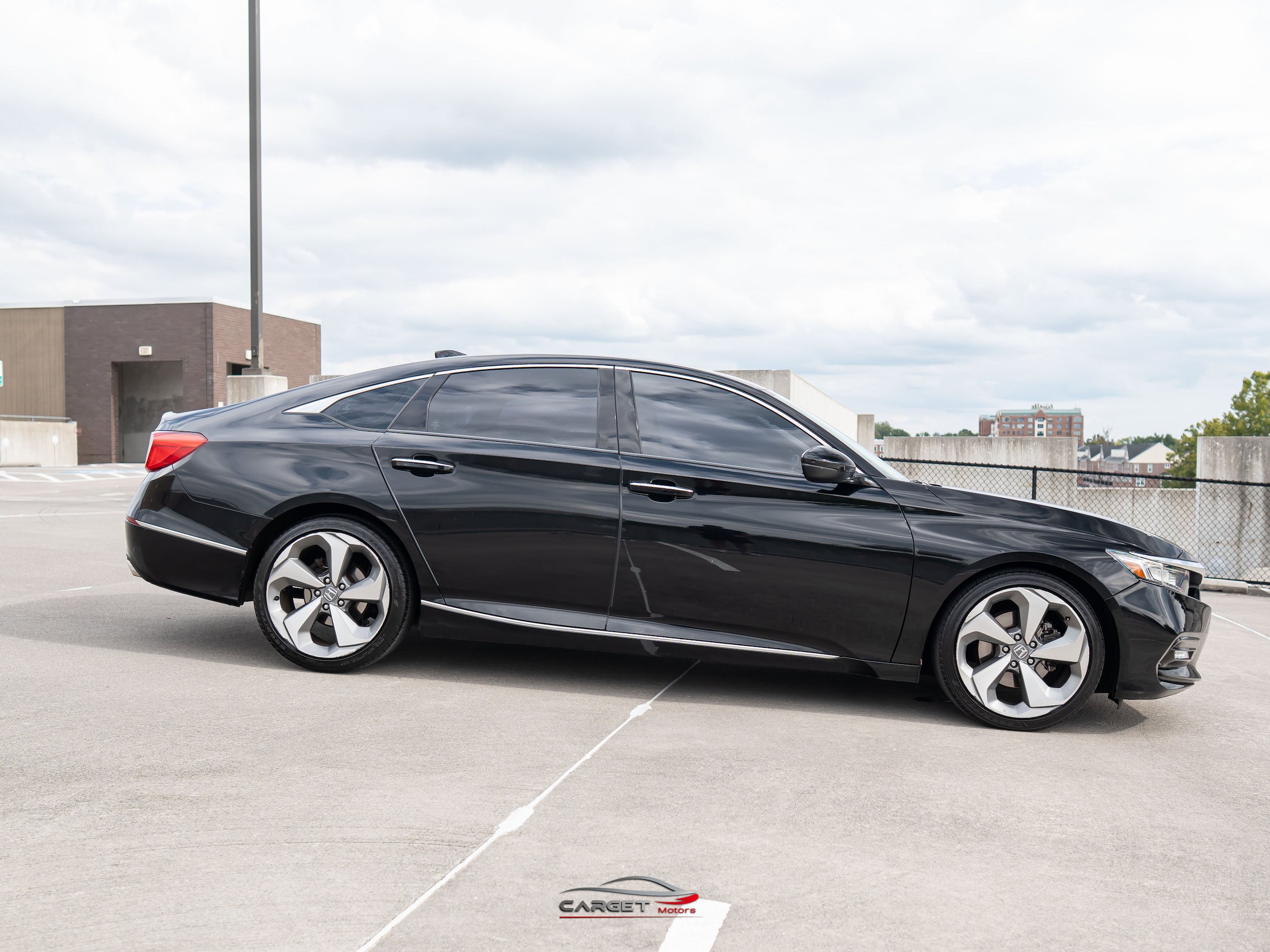 Used 2018 Honda Accord Touring image 8