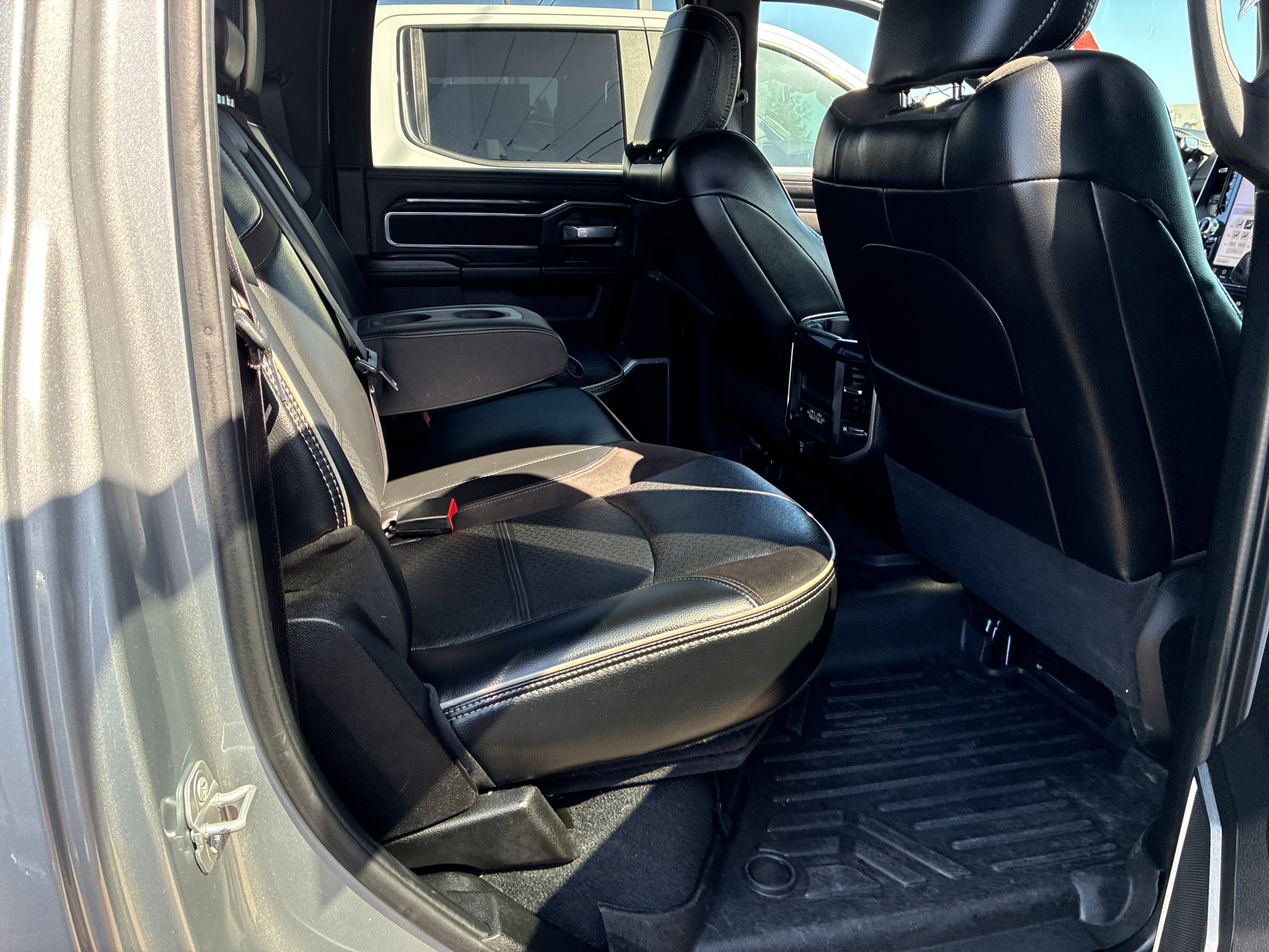 Used 2022 RAM 2500 Laramie AWD/4WD image 47