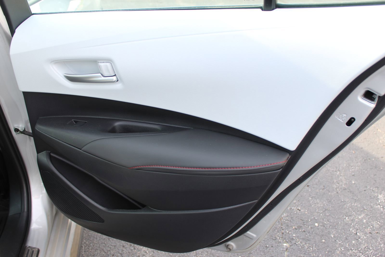 Used 2024 Toyota Corolla SE image 12