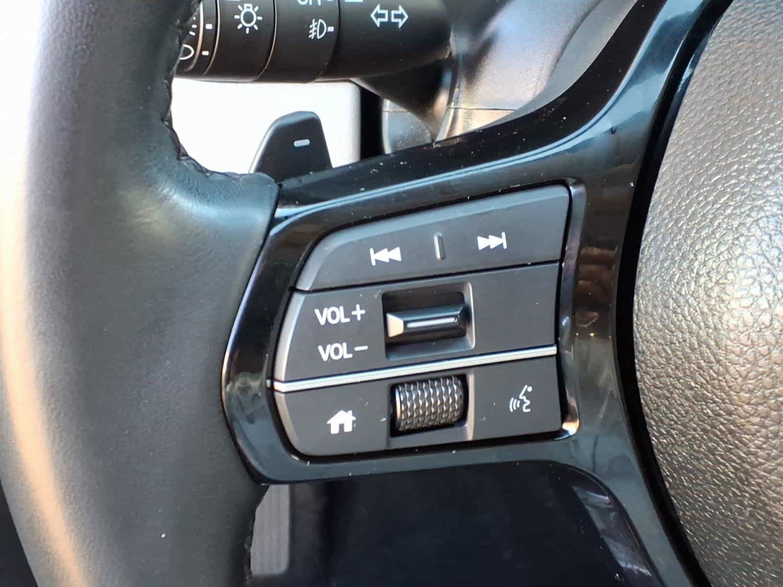 Used 2025 Honda Pilot EX-L image 17