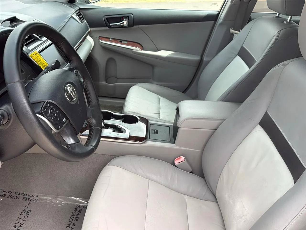 Used 2012 Toyota Camry XLE FWD image 33