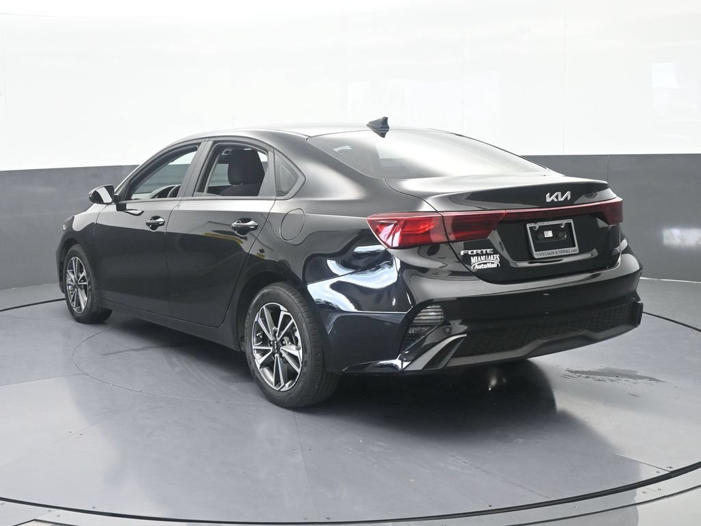 Used 2024 Kia Forte LXS w/ LXS Technology Package FWD image 4