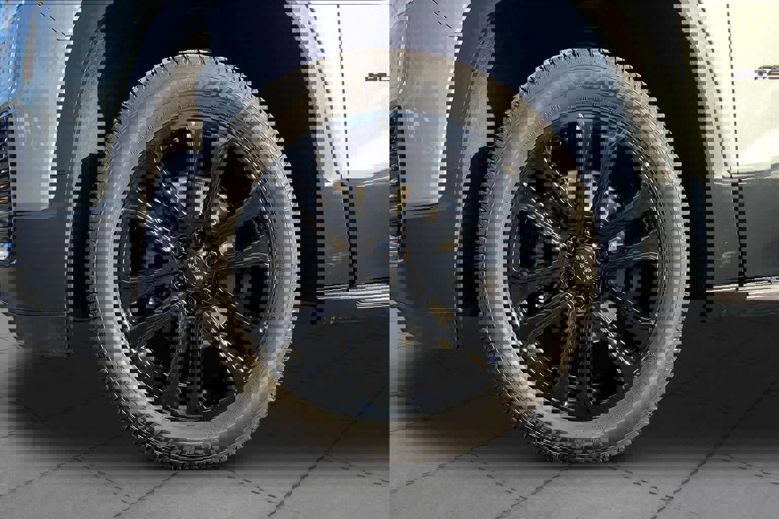 Used 2023 GMC Acadia SLE w/ Elevation Edition image 9