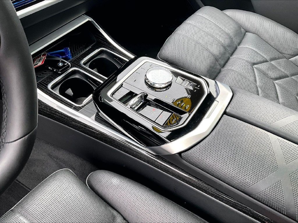 Used 2026 BMW 740i xDrive AWD/4WD image 20