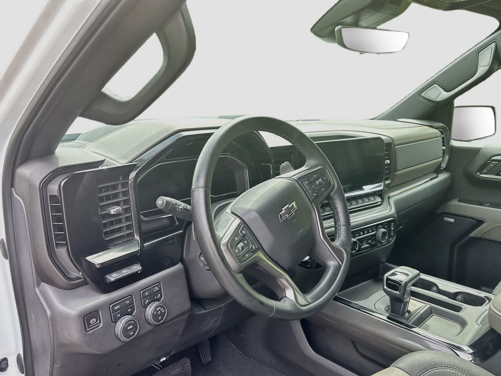 Used 2023 Chevrolet Silverado 1500 ZR2 w/ Technology Package AWD/4WD image 9