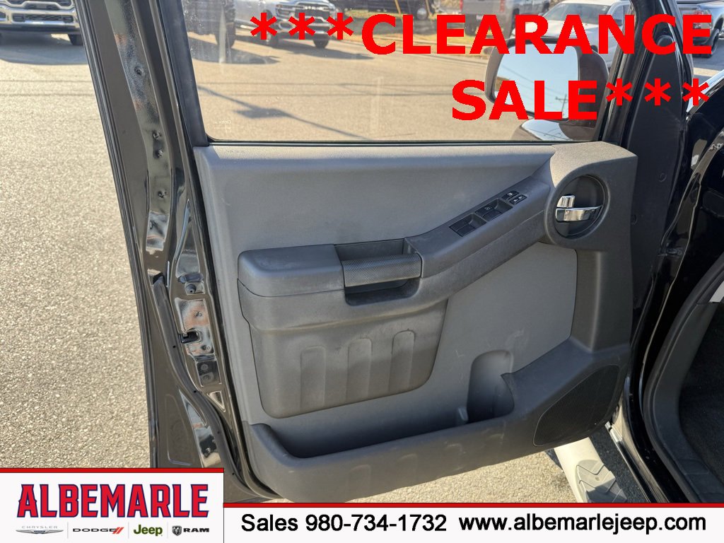 Used 2015 Nissan Xterra S image 11