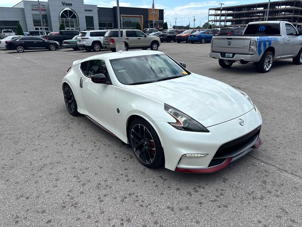 Used 2019 Nissan 370Z NISMO RWD image 7