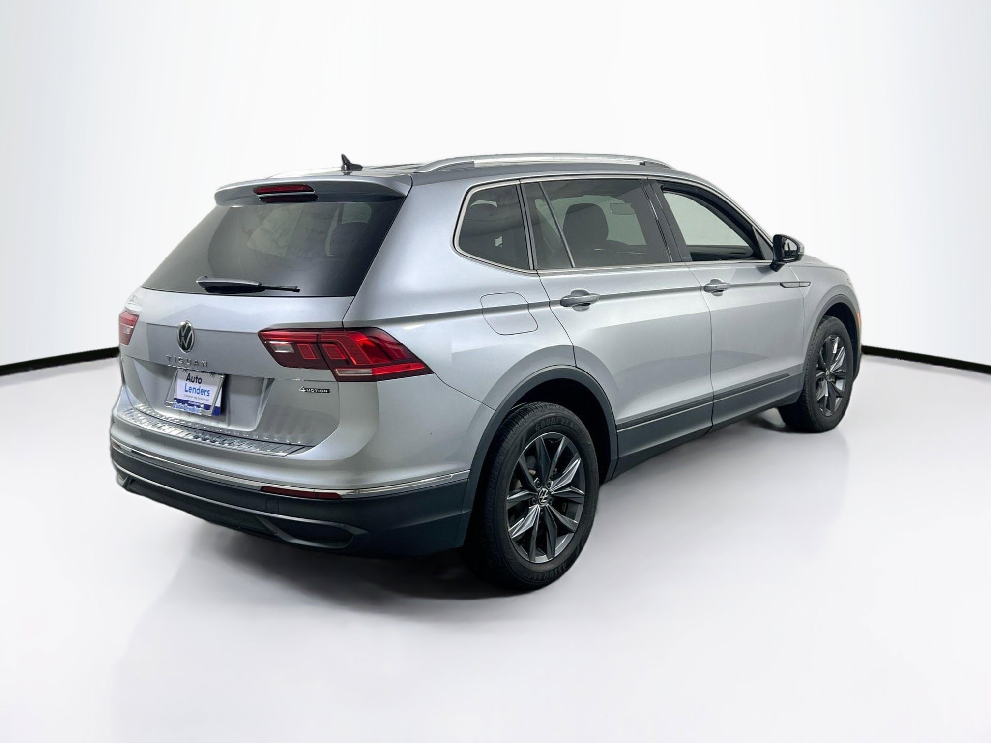 Used 2022 Volkswagen Tiguan SE AWD/4WD image 5