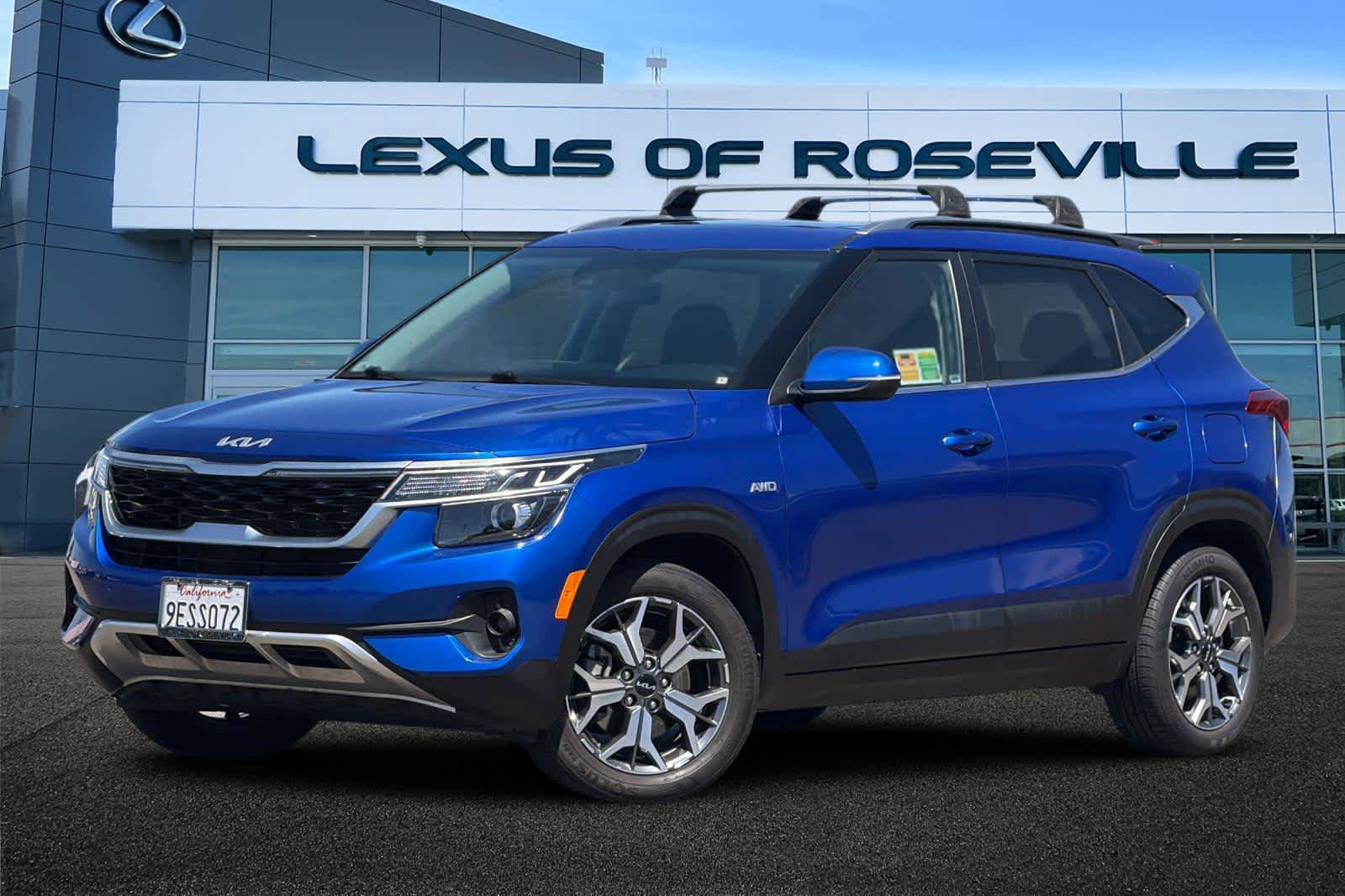 Used 2023 Kia Seltos EX AWD/4WD image 1