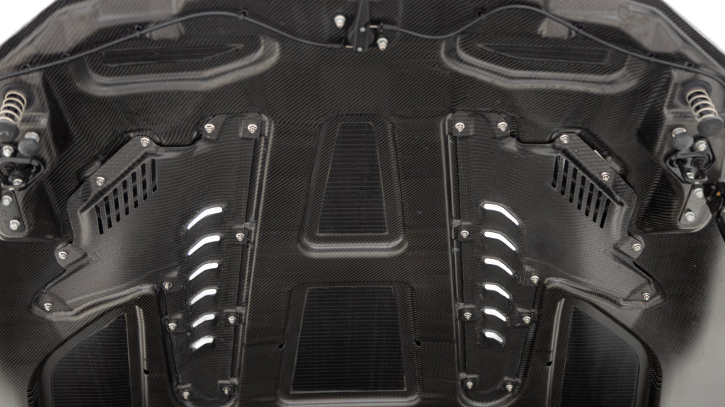 Used 2025 Aston Martin Vanquish RWD image 31