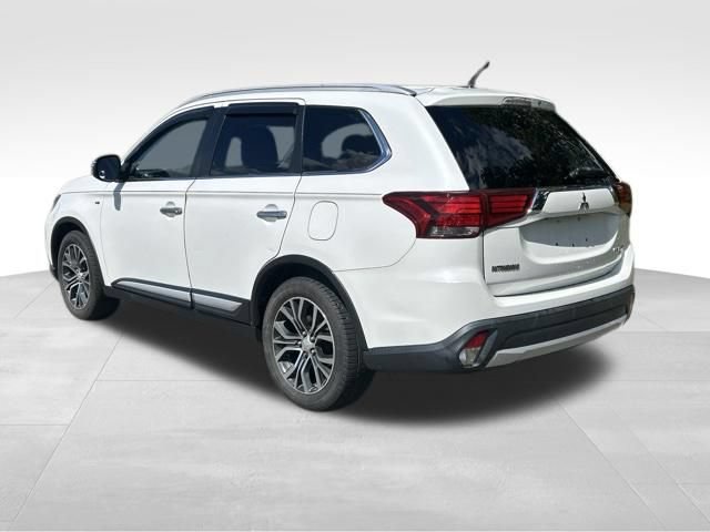 Used 2016 Mitsubishi Outlander GT AWD/4WD image 3