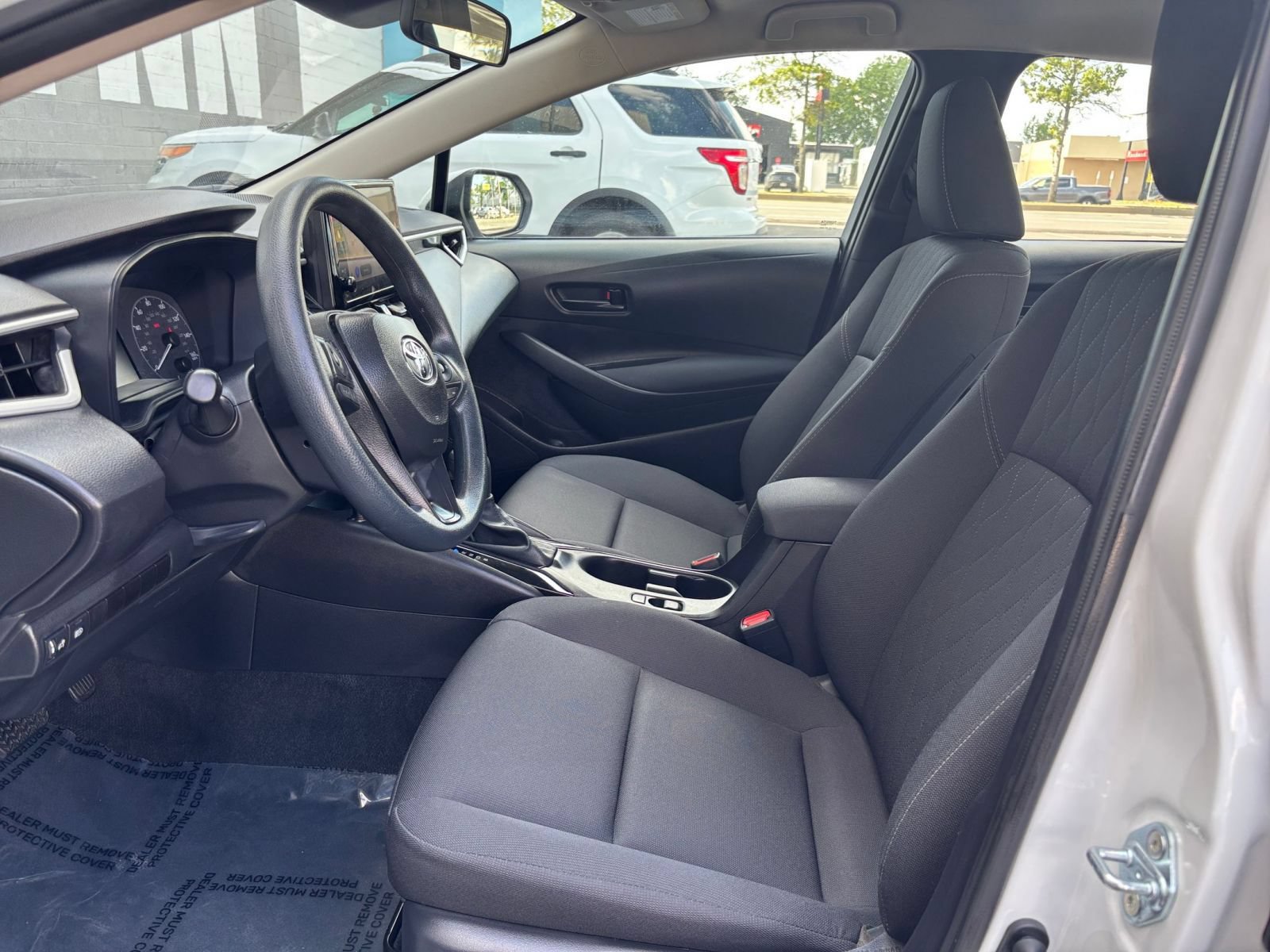Used 2025 Toyota Corolla LE FWD image 21