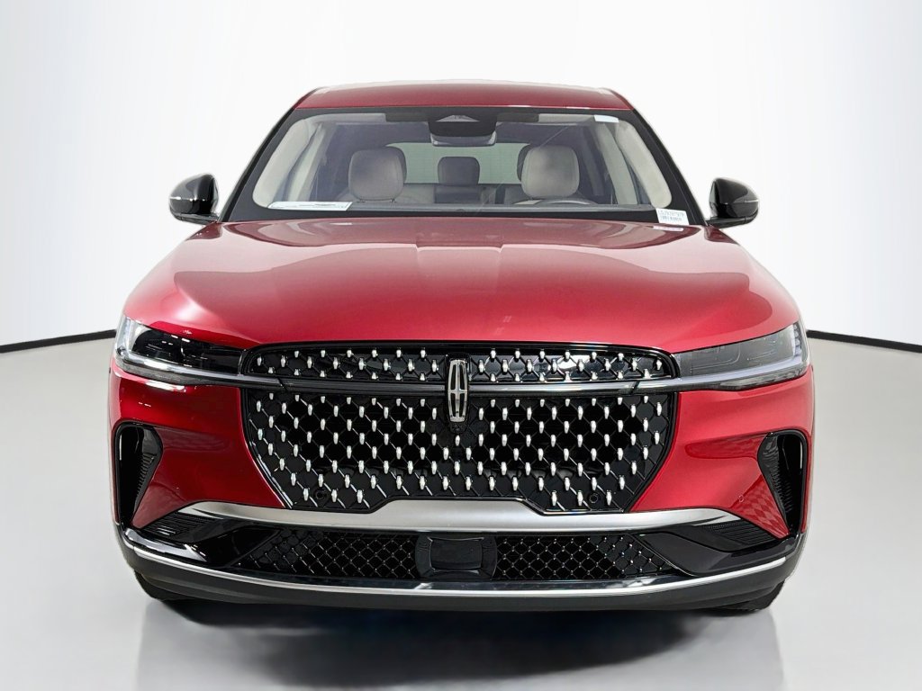 Used 2025 Lincoln Nautilus Premier AWD/4WD image 2