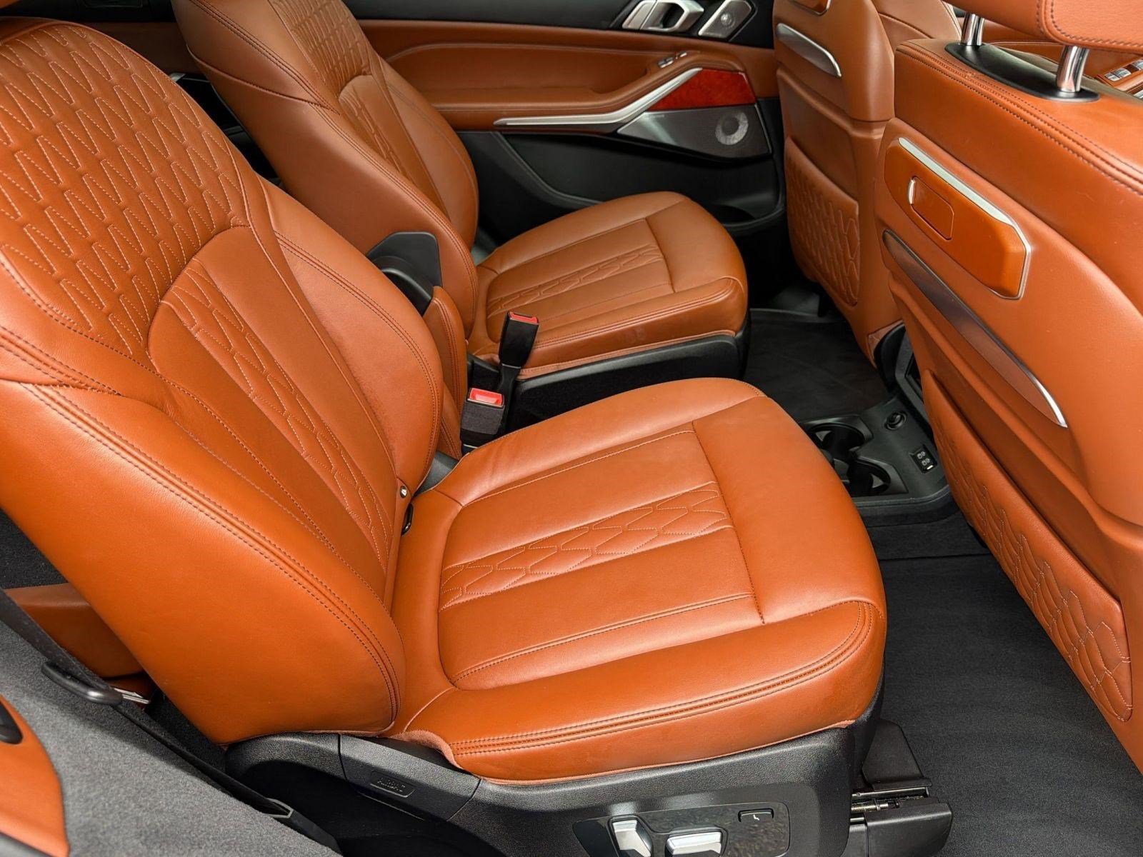 Certified 2024 BMW ALPINA XB7 AWD/4WD image 29