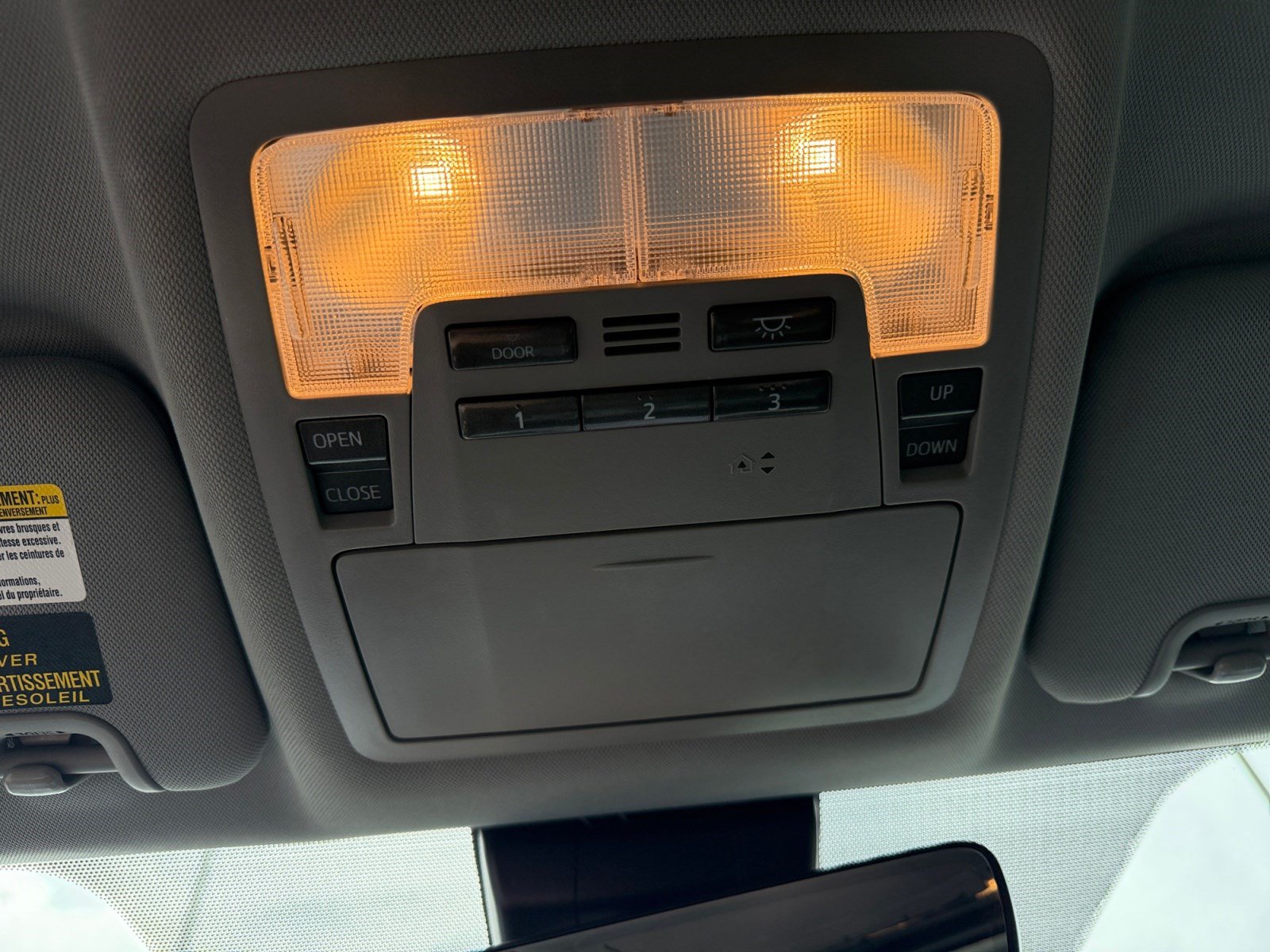 Used 2019 Toyota Highlander XLE AWD/4WD image 29