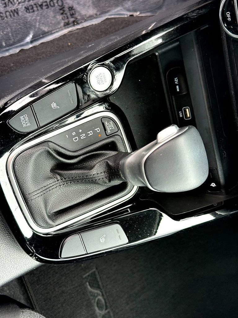 Used 2025 Kia Soul EX image 21