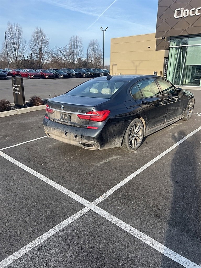 Used 2016 BMW 750i xDrive image 5