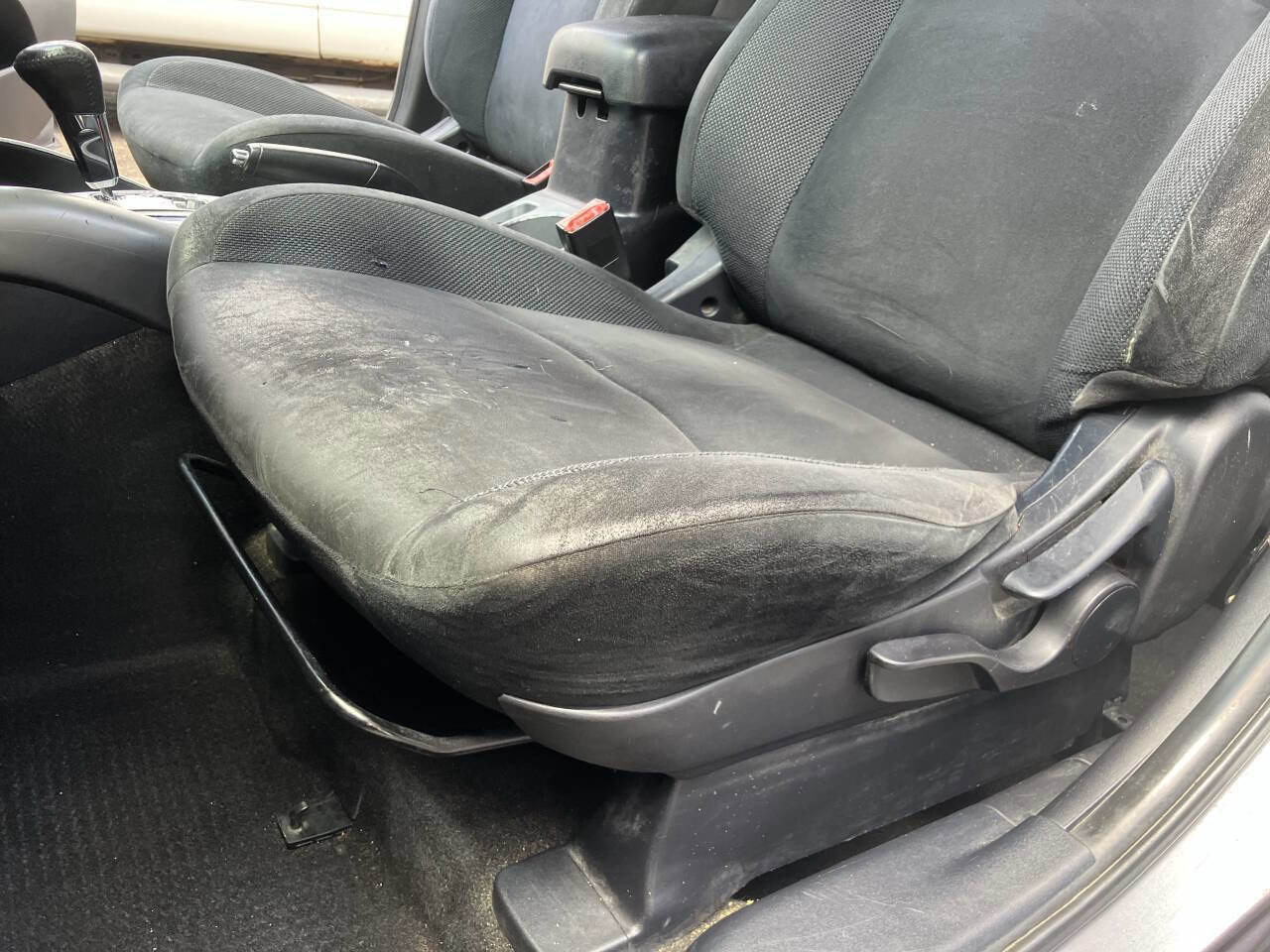 Used 2009 Mitsubishi Outlander ES image 28