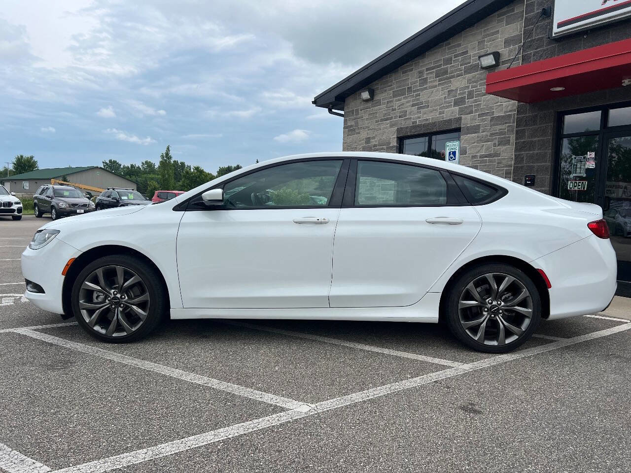 Used 2015 Chrysler 200 S w/ Comfort Group image 7