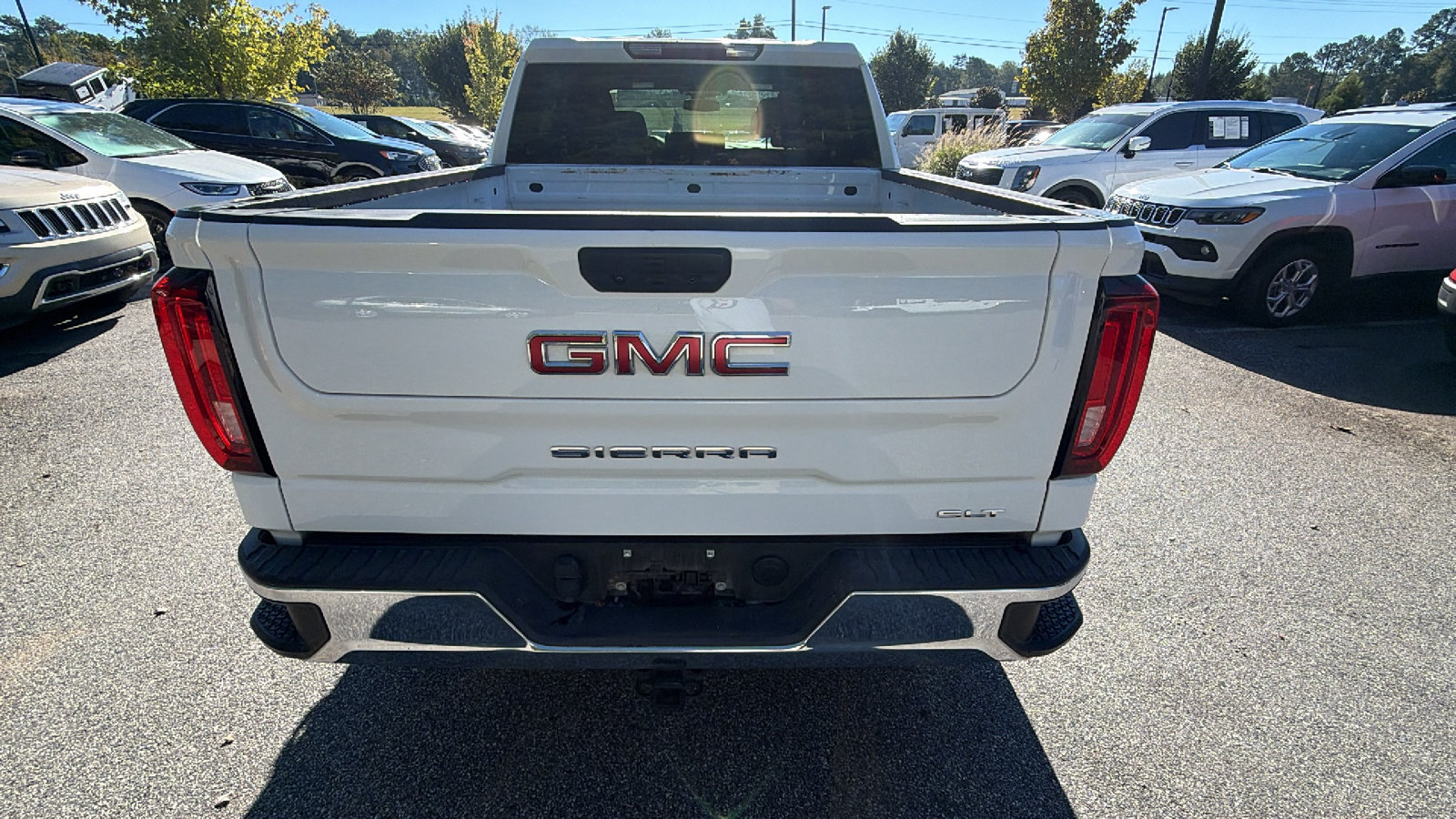 Used 2025 GMC Sierra 1500 SLT AWD/4WD image 9