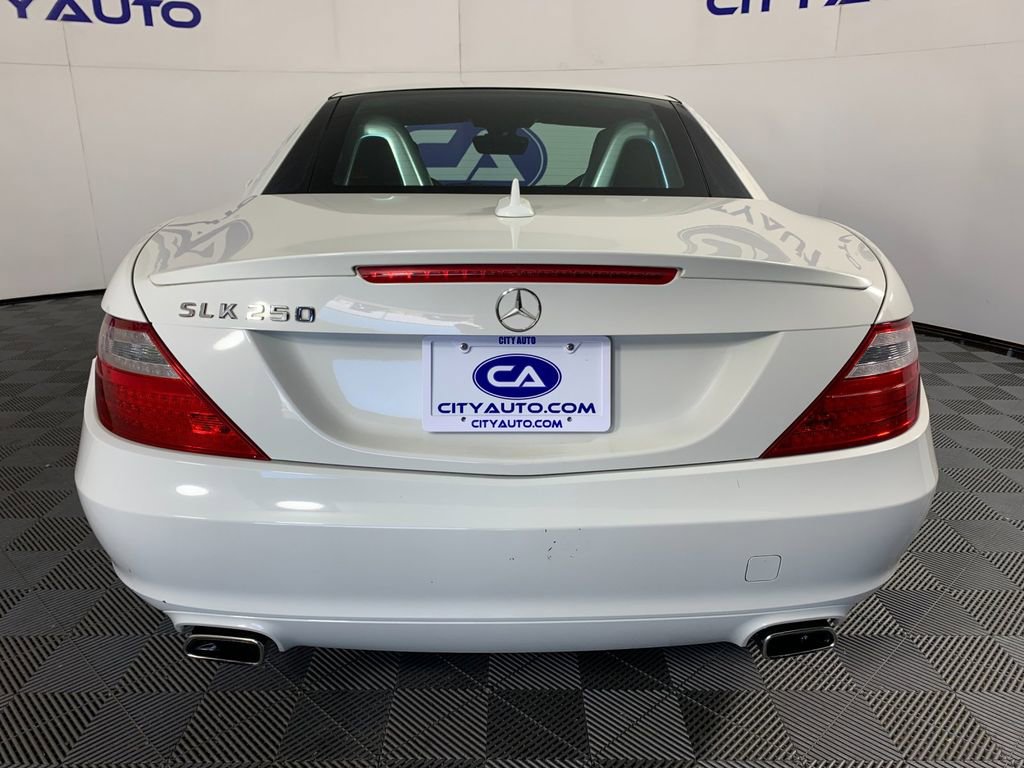 Used 2013 Mercedes-Benz SLK 250 image 4