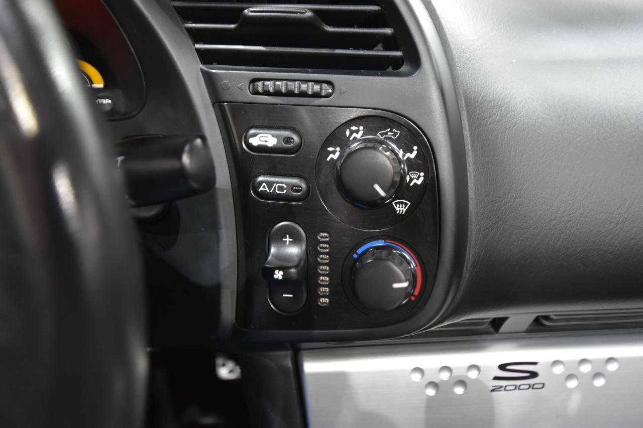 Used 2004 Honda S2000 image 25