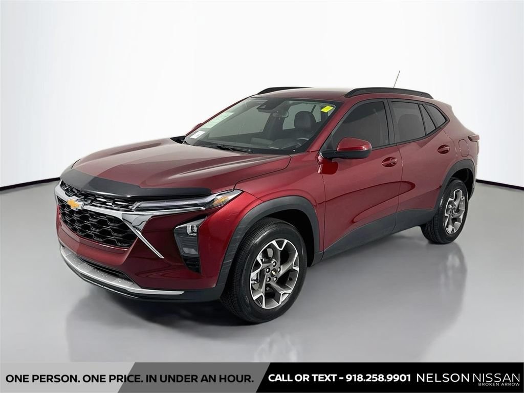 Used 2025 Chevrolet Trax LT w/ Driver Confidence Package