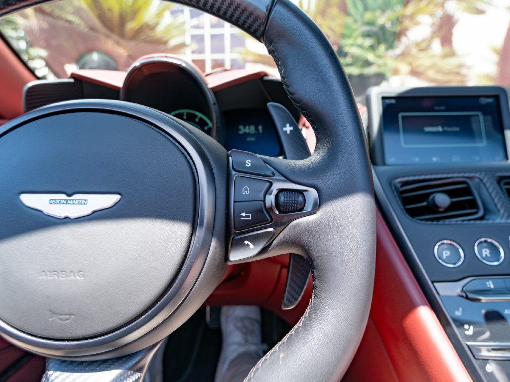 Used 2020 Aston Martin DBS Superleggera Volante RWD image 21
