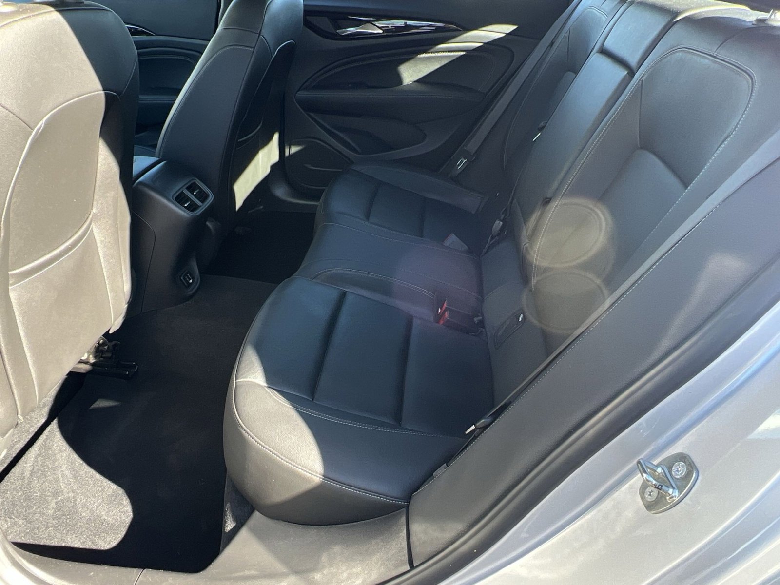 Used 2018 Buick Regal Essence w/ Driver Confidence Package #1 image 26