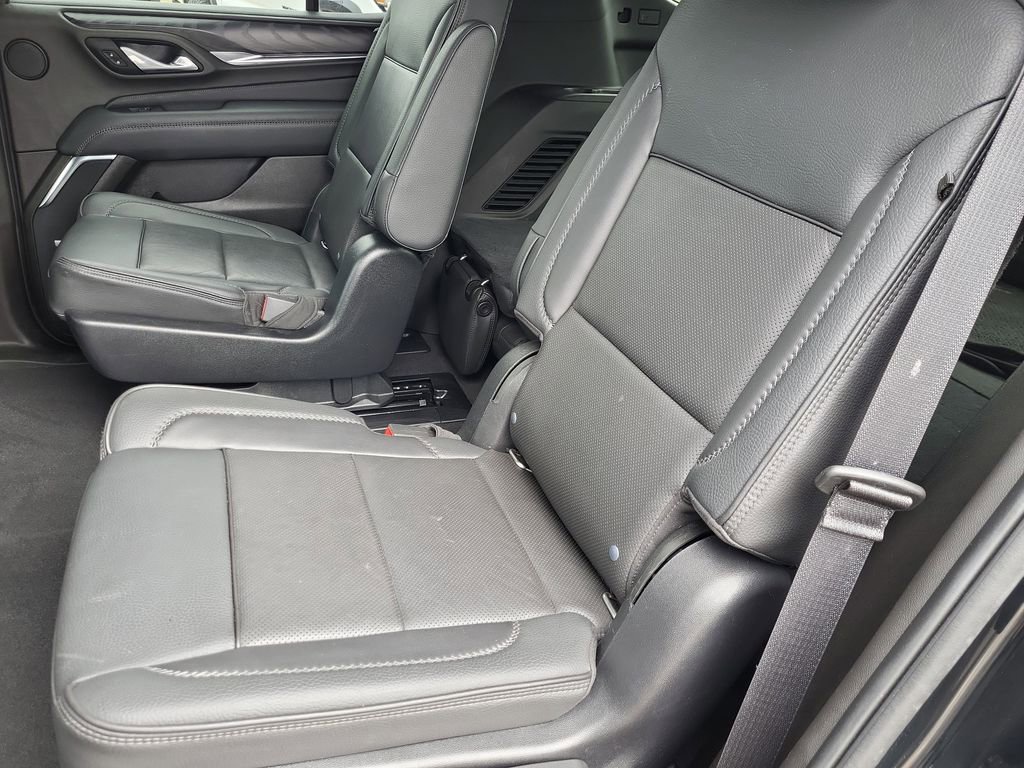 Used 2021 GMC Yukon Denali w/ Denali Premium Package image 12