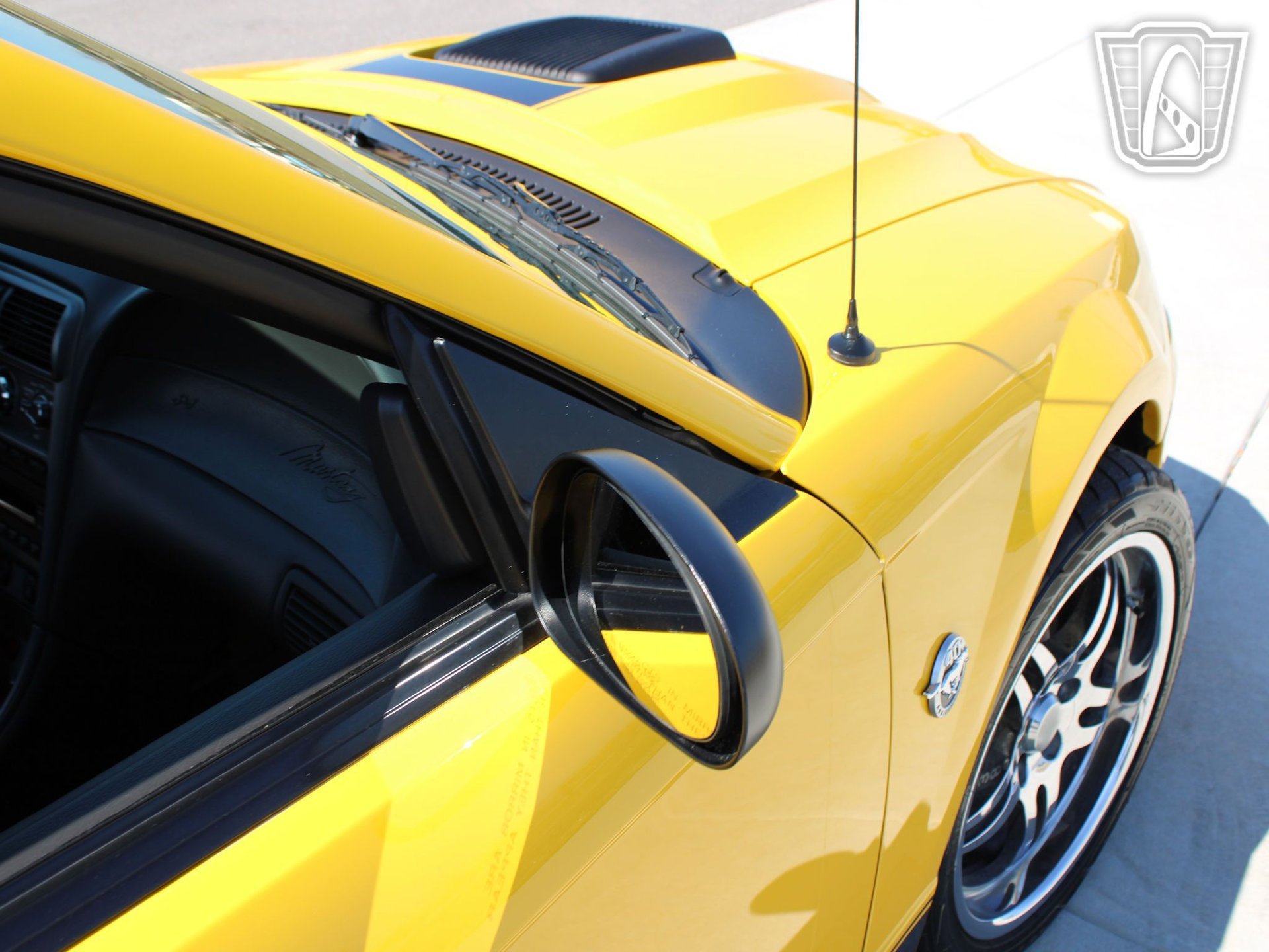 Used 2004 Ford Mustang Mach 1 image 9