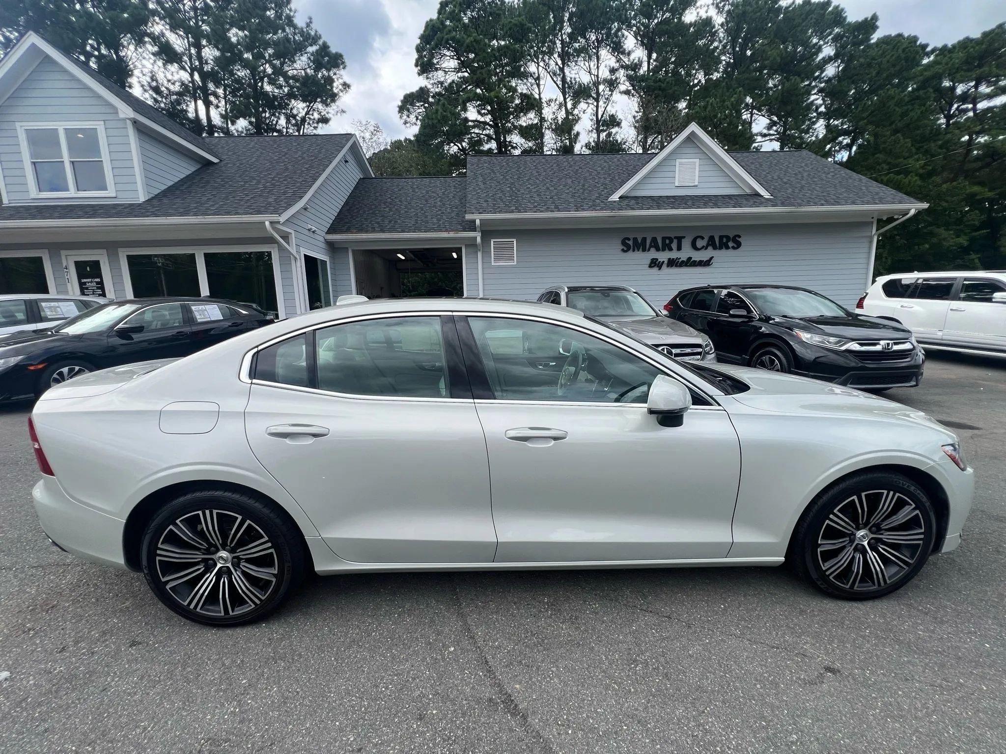 Used 2019 Volvo S60 T5 Inscription image 6