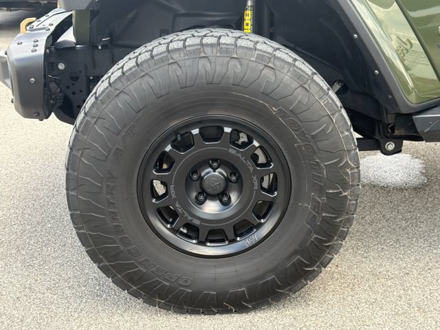 Used 2022 Jeep Wrangler Unlimited Rubicon w/ Trailer Tow Package AWD/4WD image 45