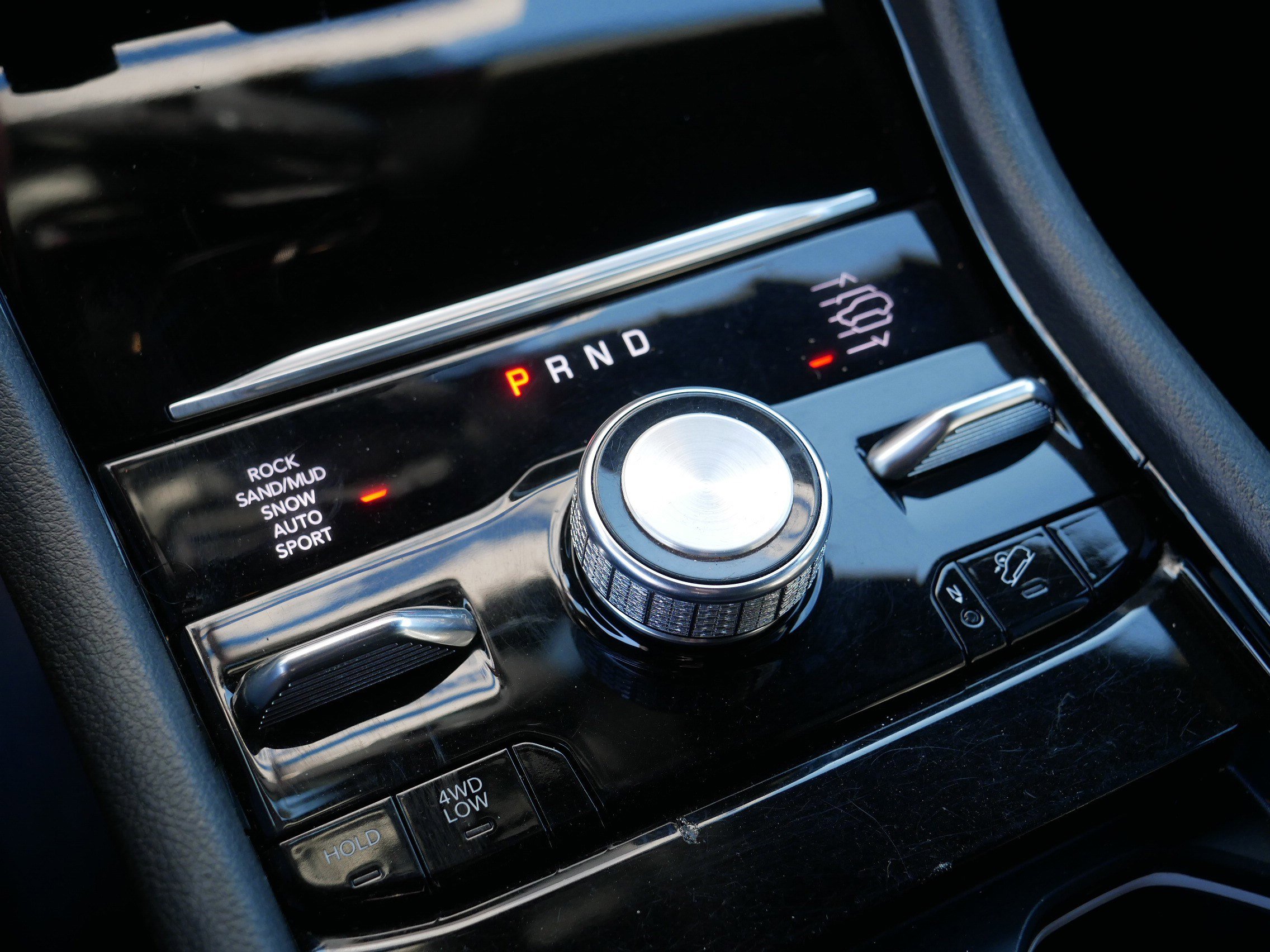 Used 2024 Jeep Grand Cherokee L Overland w/ Advanced Protech Group III AWD/4WD image 24