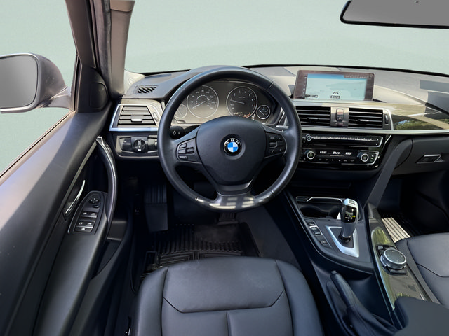 Used 2017 BMW 320i xDrive Sedan AWD/4WD image 7