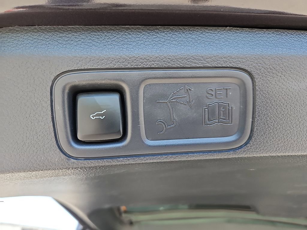Used 2024 Ford Expedition Limited RWD image 16