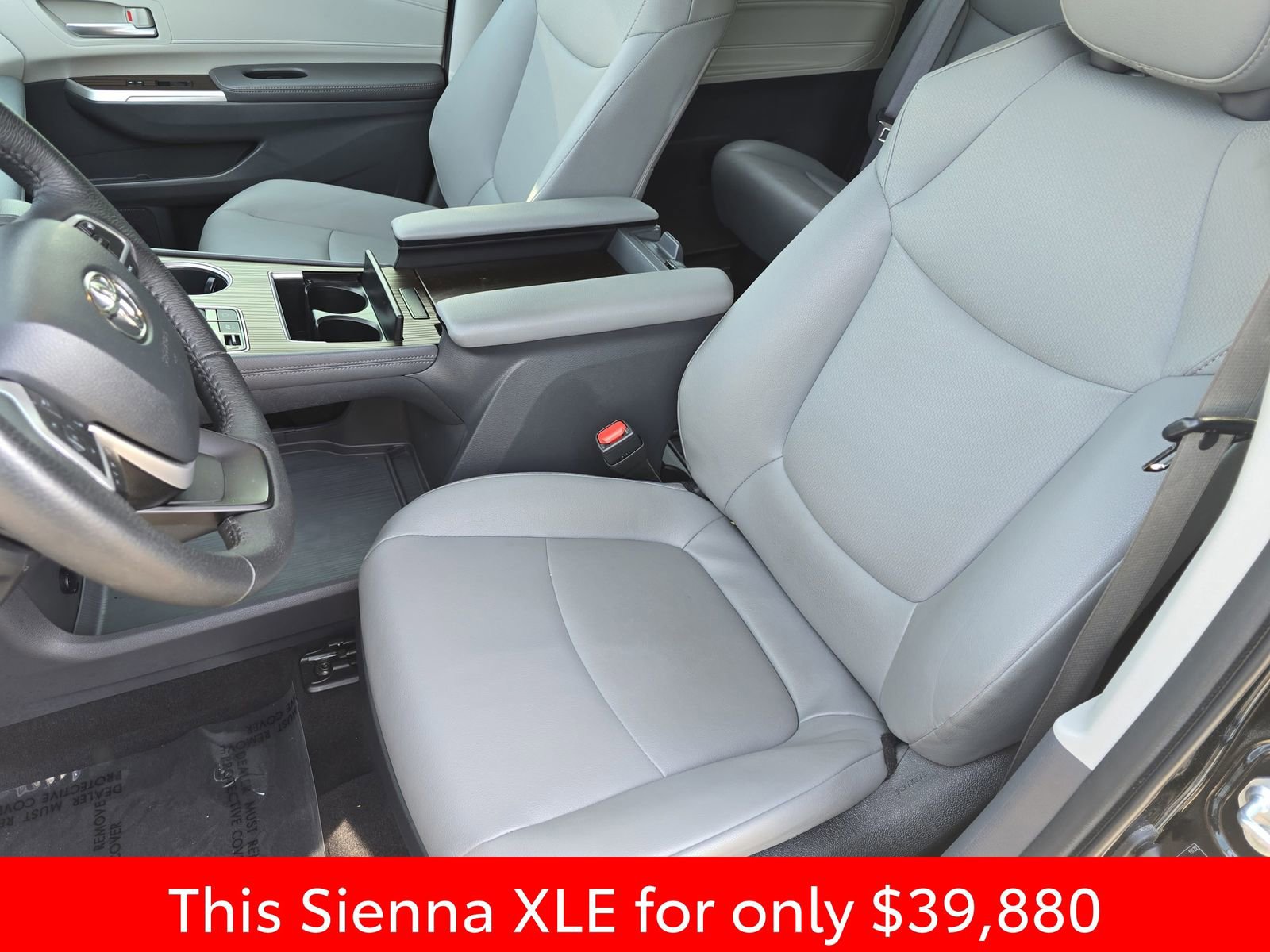 Used 2023 Toyota Sienna XLE image 22