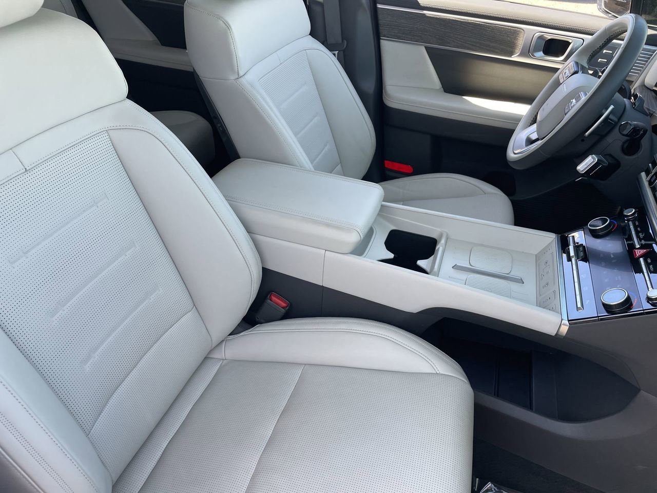 Certified 2025 Hyundai Santa Fe Calligraphy image 10