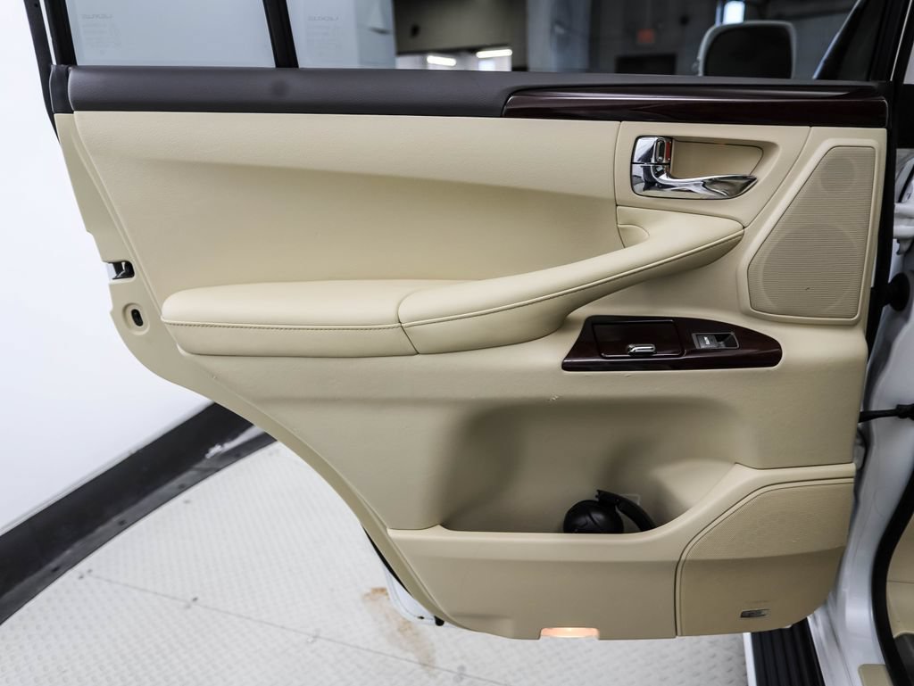 Used 2015 Lexus LX 570 4WD image 20